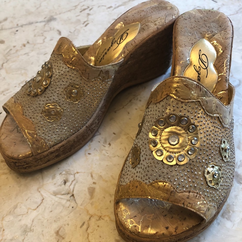Dezario Gold Wedges With Mesh and Button Detail
